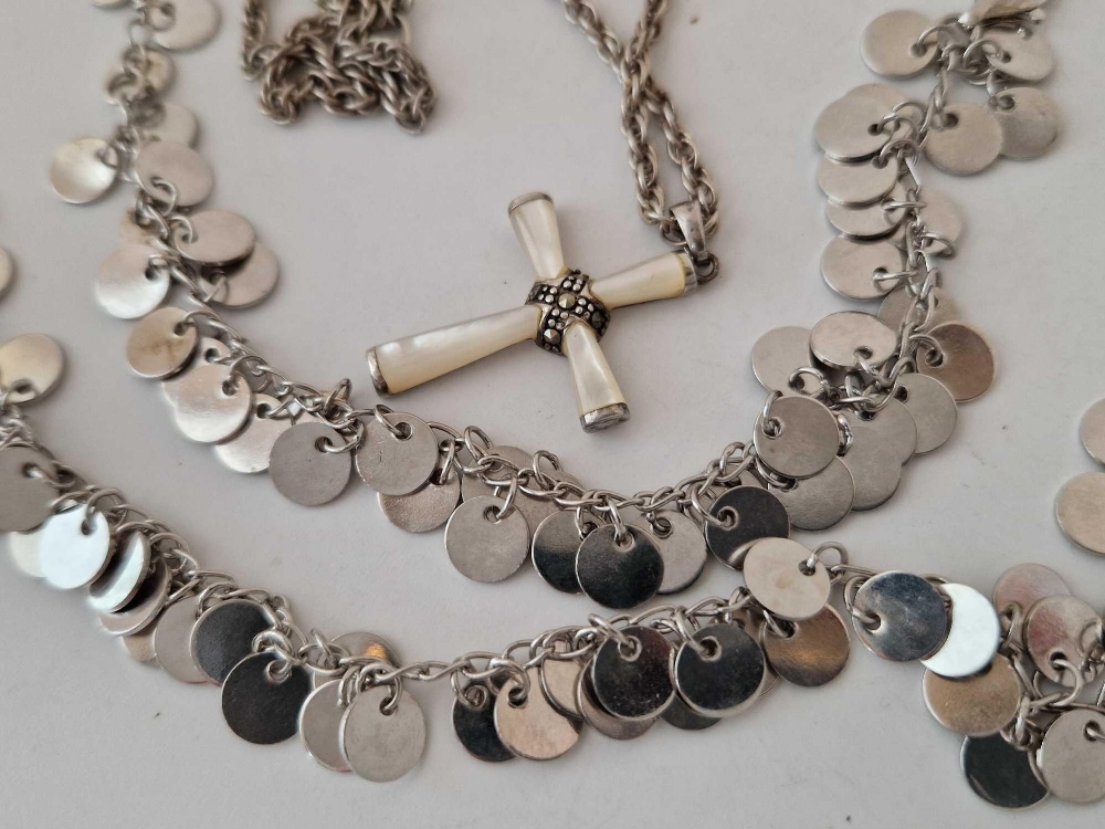 A silver cross and chain, plus two silver brooches - Image 2 of 2