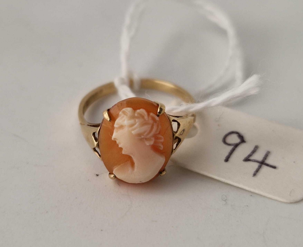 A cameo ring, 9ct, size K, 1.9 g