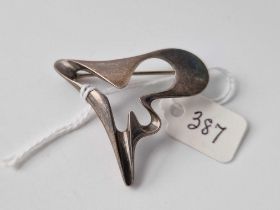 A stylish George Jensen abstract silver brooch