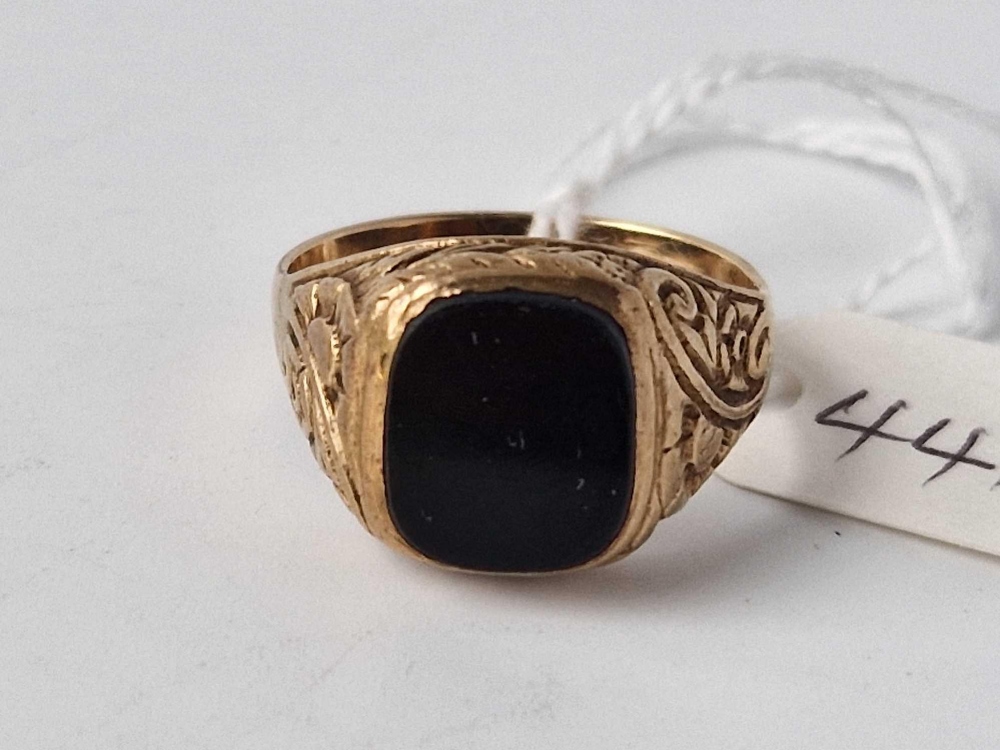 A gents onyx signet ring, 9ct, size T, 5.3 g - Image 2 of 3