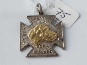 silver and gold Irish great Dane medallion/pendant 11.5g