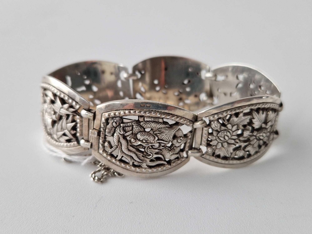 A silver Chinese panel bracelet 35g - Image 3 of 3