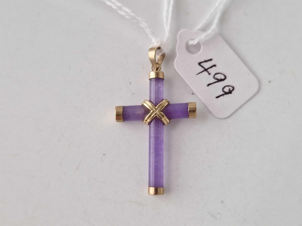 A 9ct cross 1.1 gms