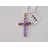 A 9ct cross 1.1 gms