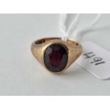 A Garnet set signet ring 9ct size K 5.1 gms
