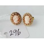 A pair of cameo earrings 9ct 2.2 gms