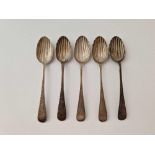 A set of five Exeter bright cut teaspoons with shell bowls, 1910 by WH, 60 g