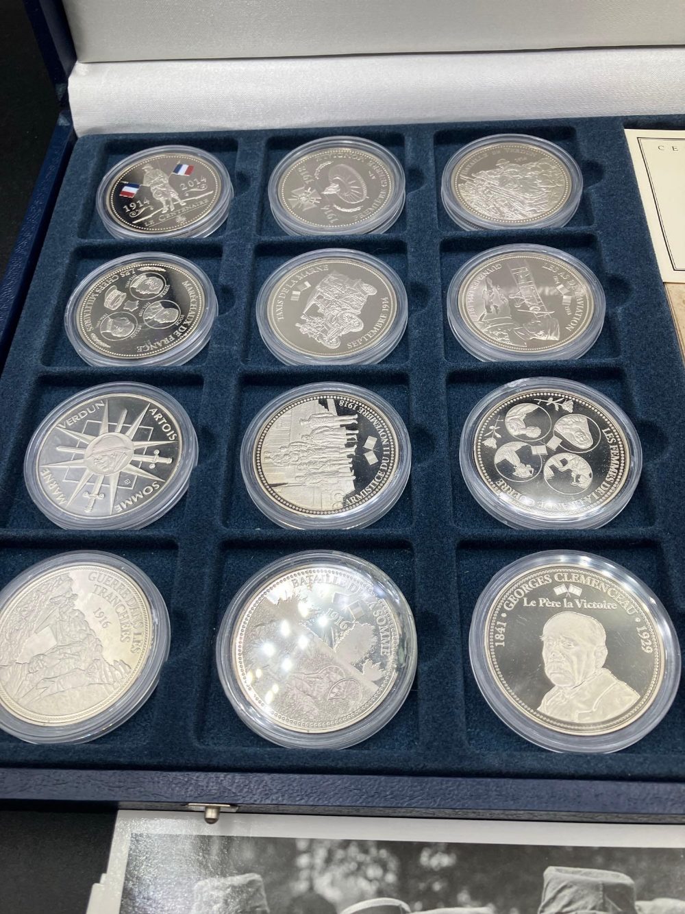 Cased set 12 French WWI commemoratives - Bild 2 aus 3