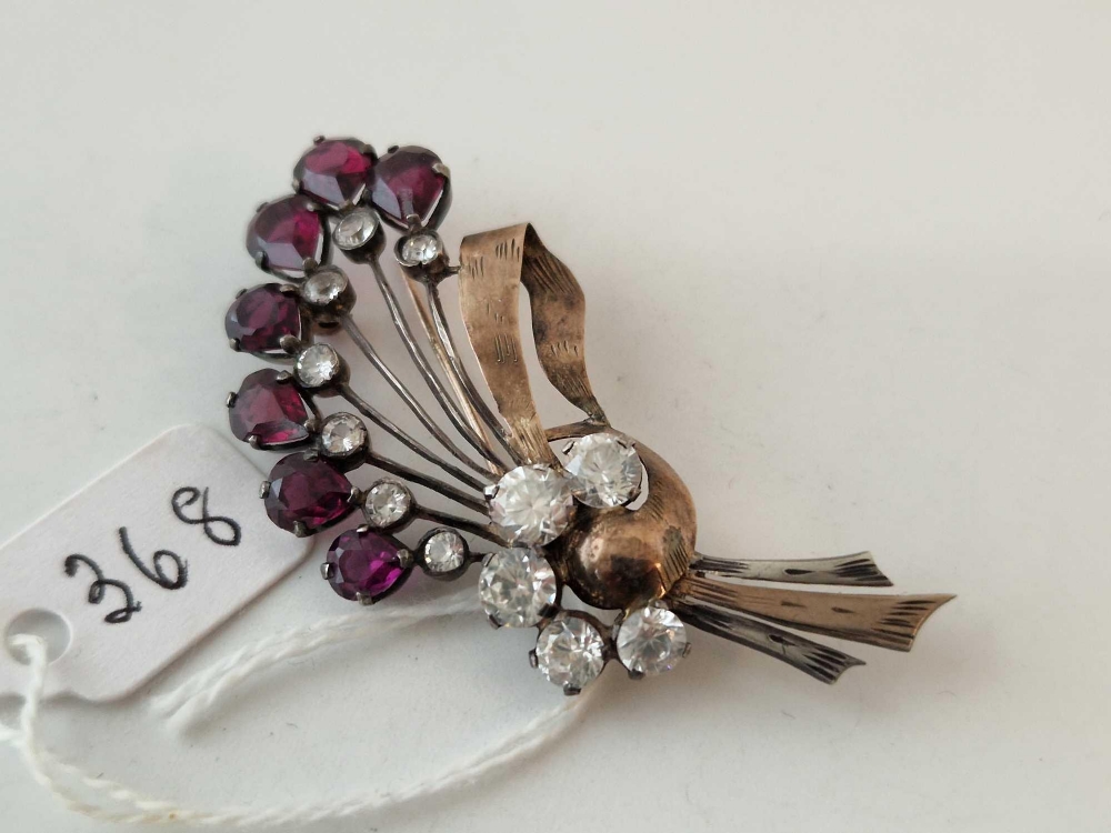 A 9Ct Stone Set Brooch