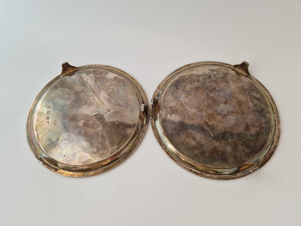 A good pair of George III salvers with crested centres, beaded rims and three bracket feet, 7 inches - Image 3 of 4