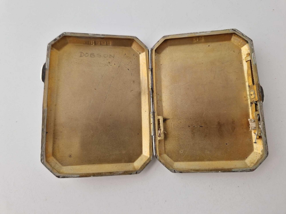 An attractive cigarette case engraved with drapery and ribbons, Birmingham 1919, 75 g - Image 3 of 3