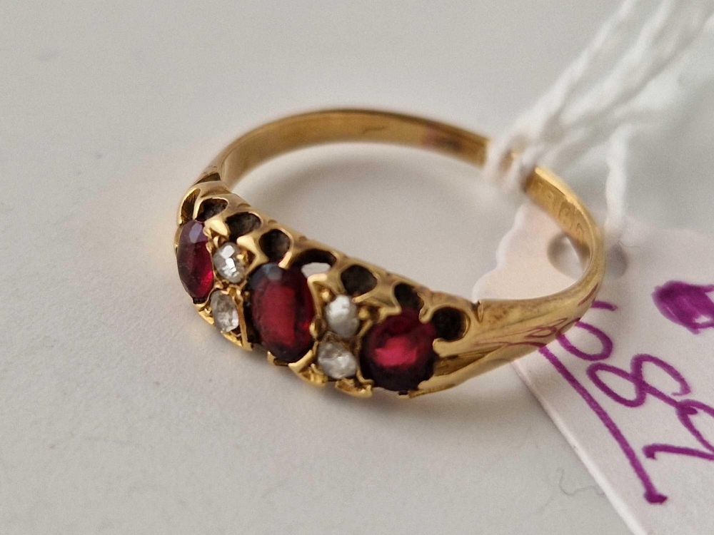 A antique garnet and diamond ring 18ct gold size P 2.8 gms - Image 2 of 3