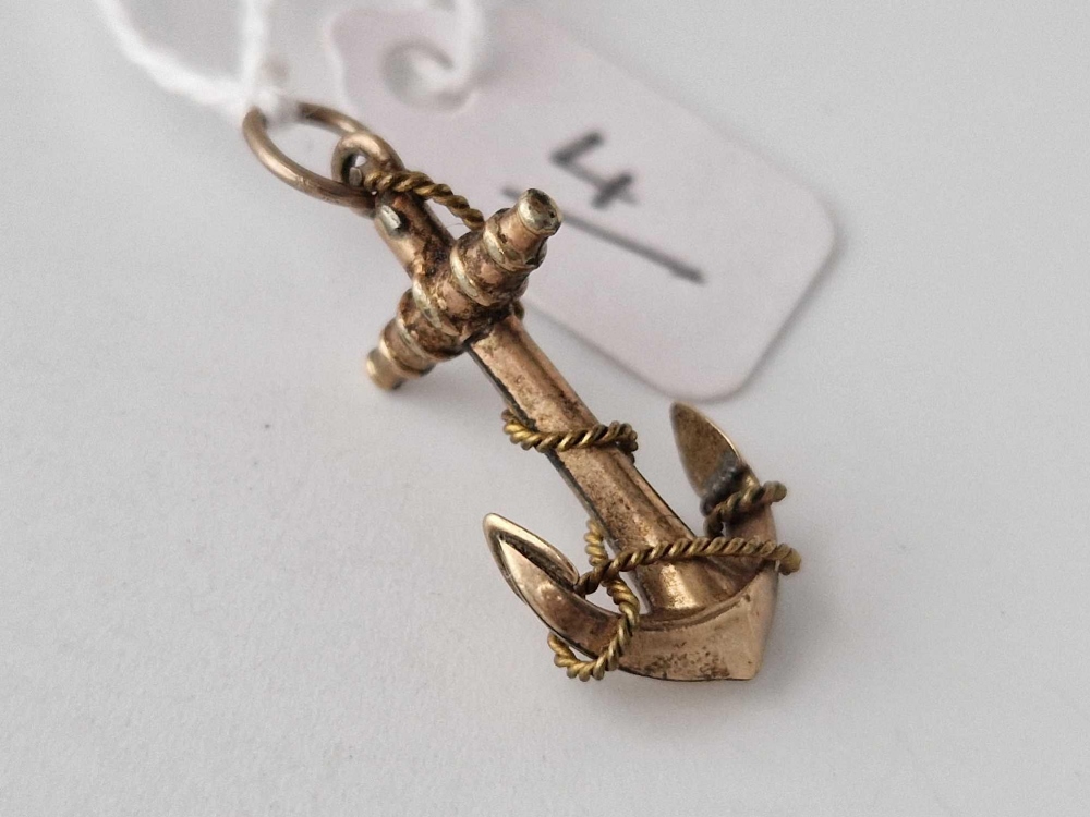 A gold anchor pendant 2.4 gms