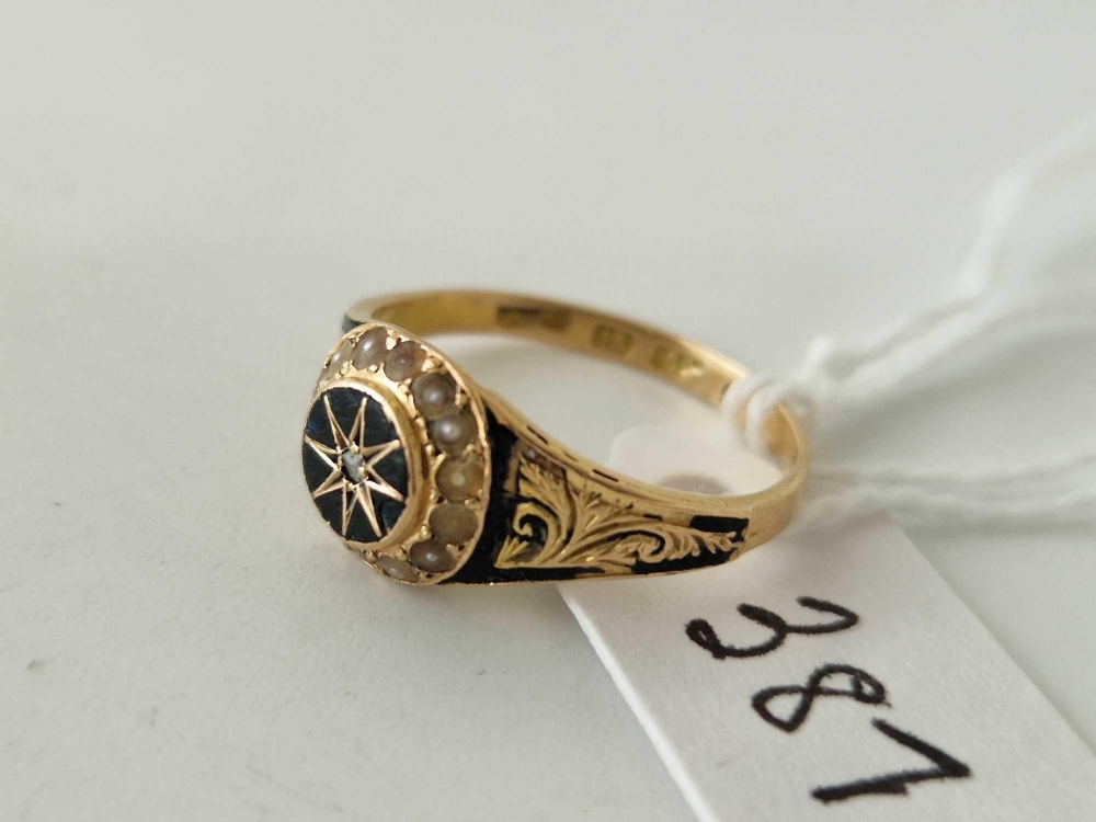 A mourning ring 15ct gold size M 2.2 gms - Image 2 of 3