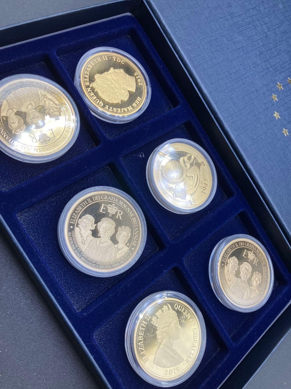 Gold plated commemoratives in box of QEII (6) - Image 2 of 2