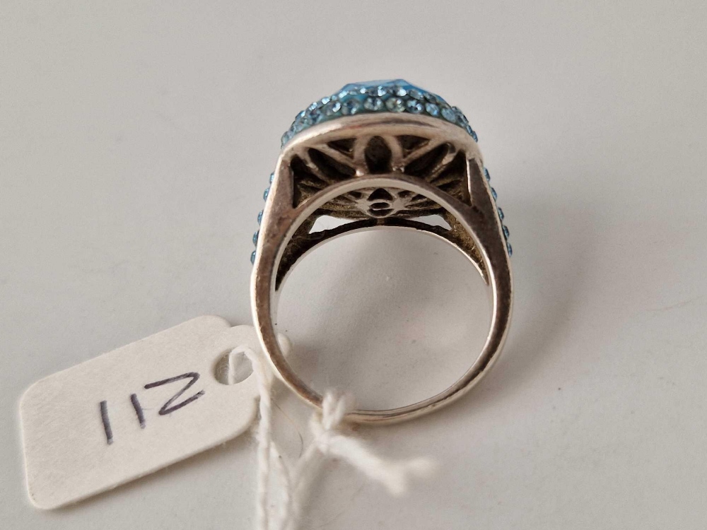 A silver blue stone dress ring - Image 3 of 3