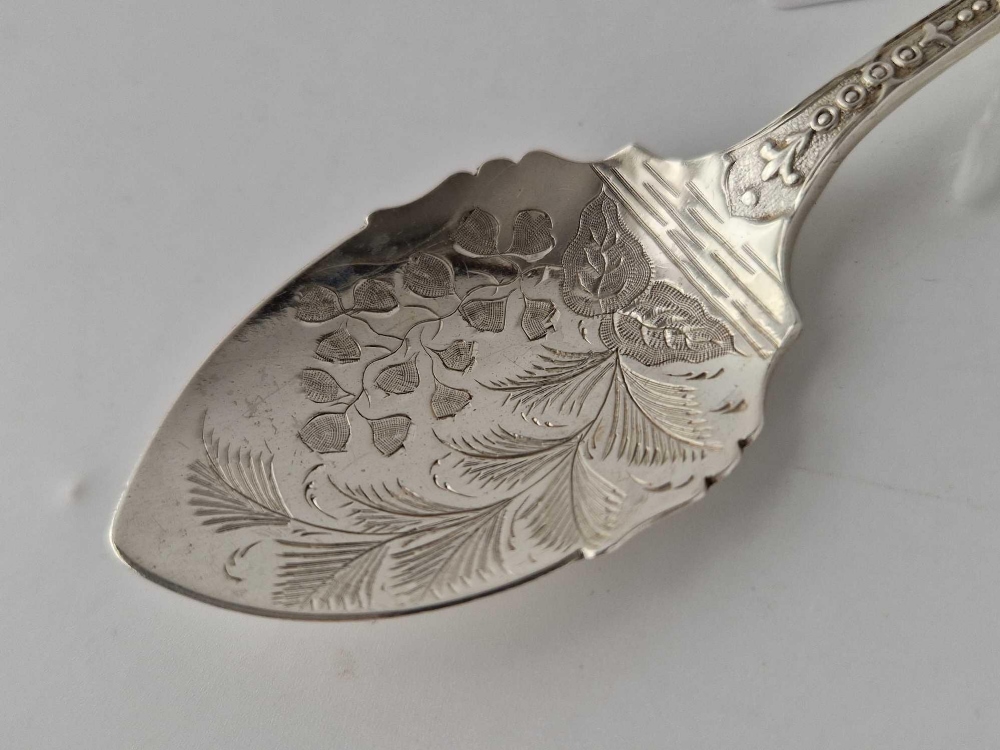 An aesthetic style jam spoon with chased stem, Sheffield 1888 by JAM, 38 g - Image 2 of 4