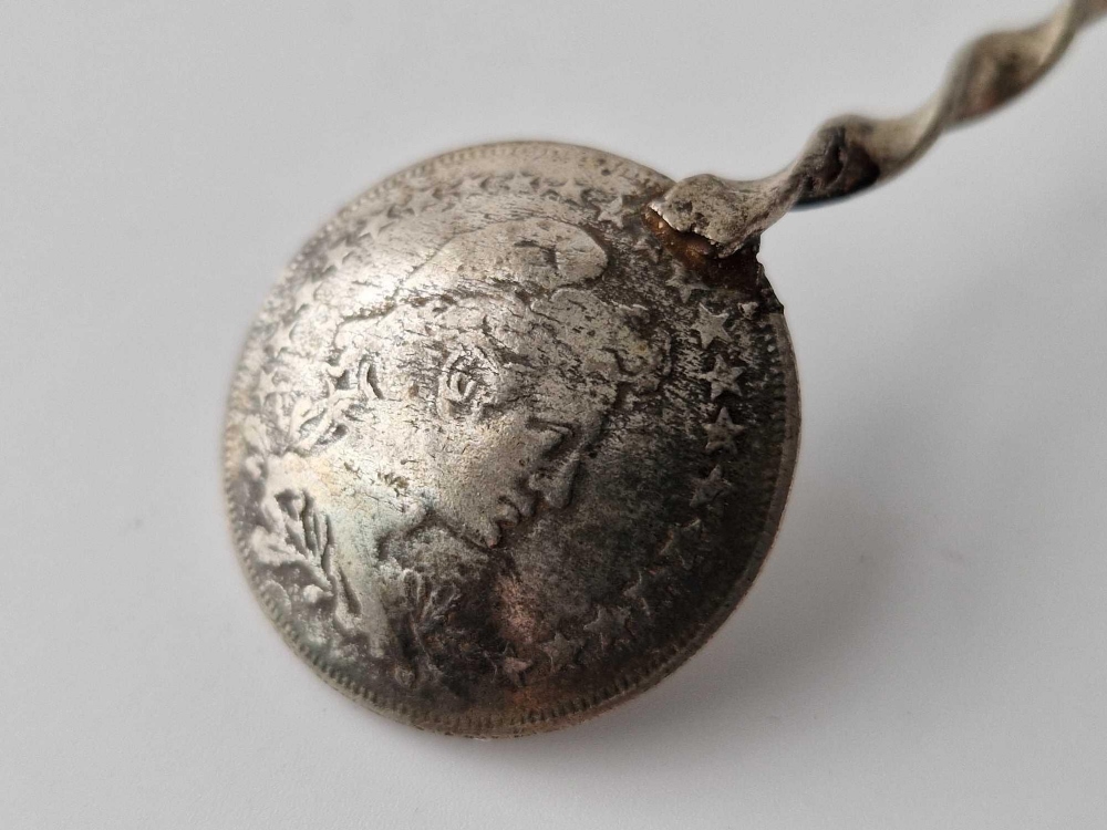 A silver spoon inset with a Brazil silver coin bowl and hard stone top, 11 inches long - Image 5 of 5