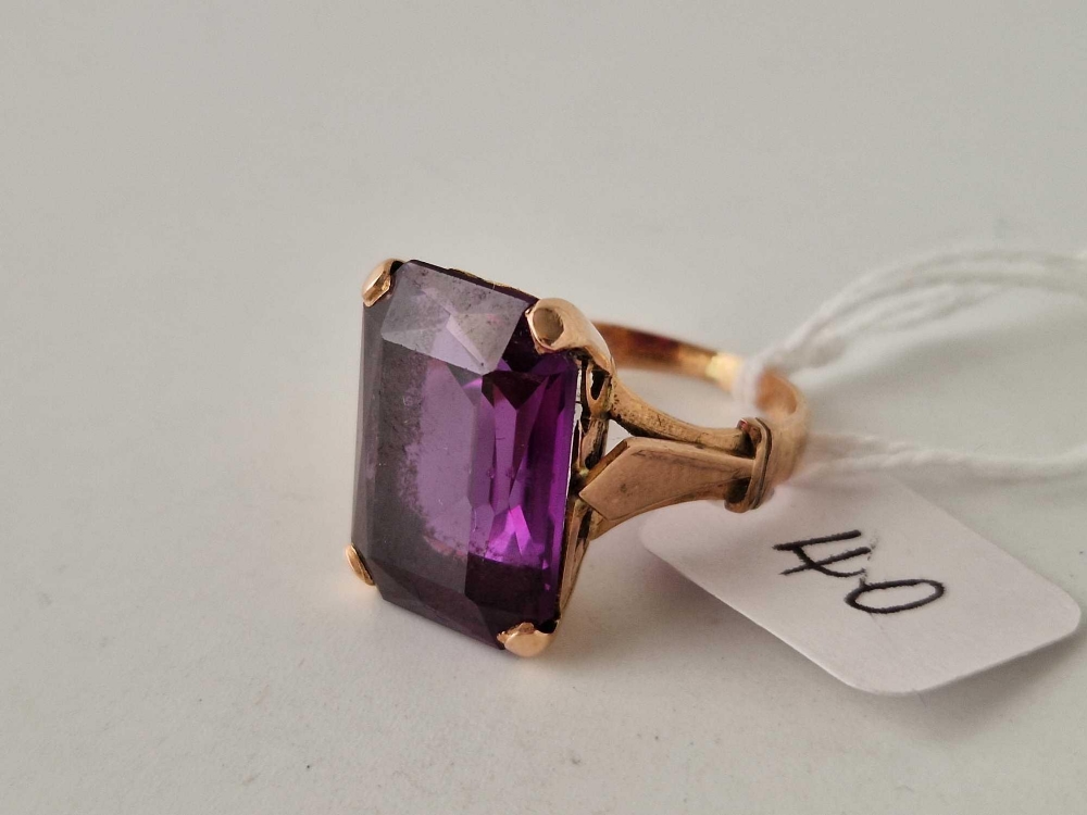 A IMITATION ALEXANDRITE DRESS RING 18CT GOLD SIZE P 8 GMS