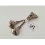 Pair of good quality Kings pattern salt spoons. London 1853. 50gm