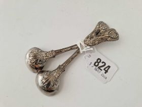 Pair of good quality Kings pattern salt spoons. London 1853. 50gm
