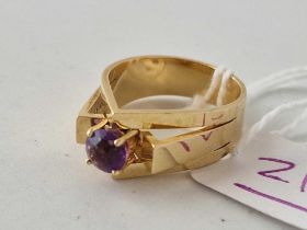 A 1960S ABSTRACT RING SET WITH A AMETHYST AND SIGNED Br.J 14CT GOLD SIZE N 6.7 GMS