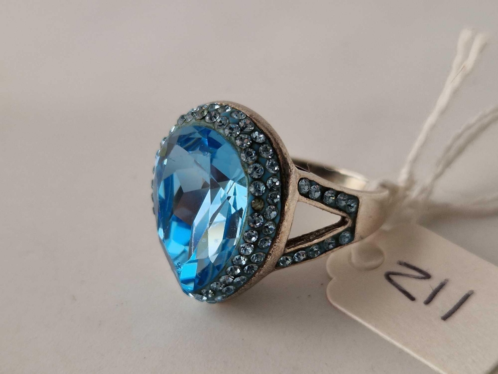 A silver blue stone dress ring - Image 2 of 3