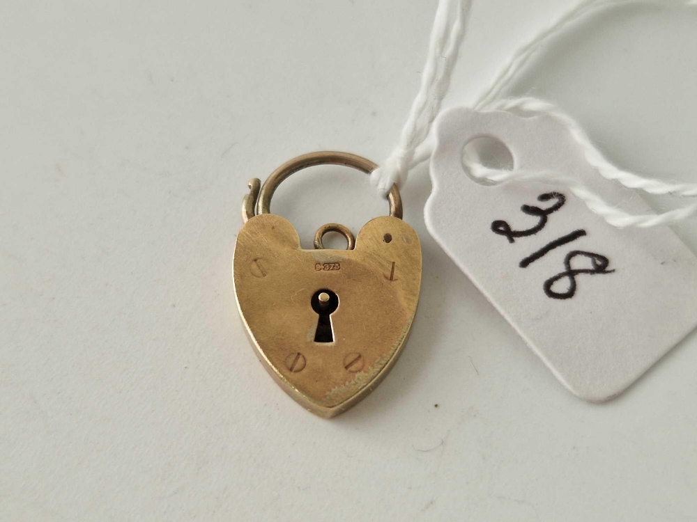 A heart padlock clasp 9ct 1.3 gms