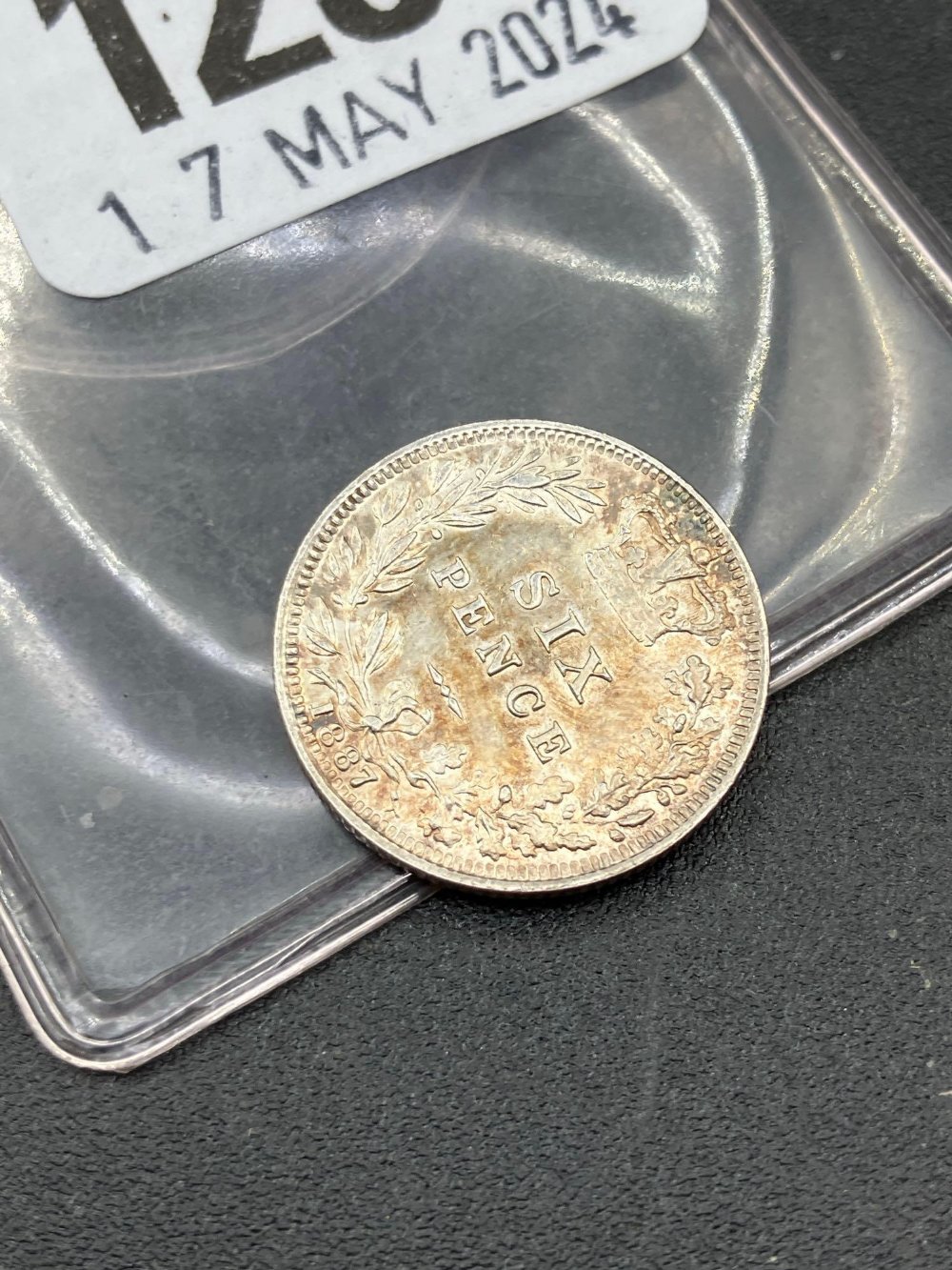 Victoria Young Headd sixpence 1887 UNC