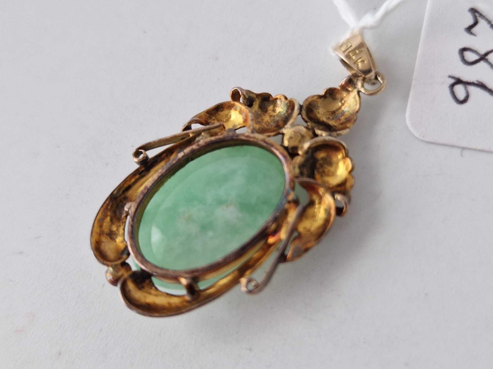 A jadeite pendant 14ct gold 5.2 gms - Image 3 of 3