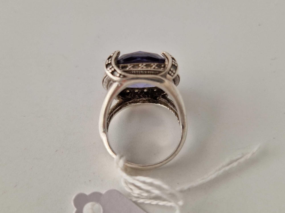 A silver amethyst and white stone dress ring size P - Image 3 of 3