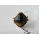 A tigers eye ring 9ct size H 4.4 gms