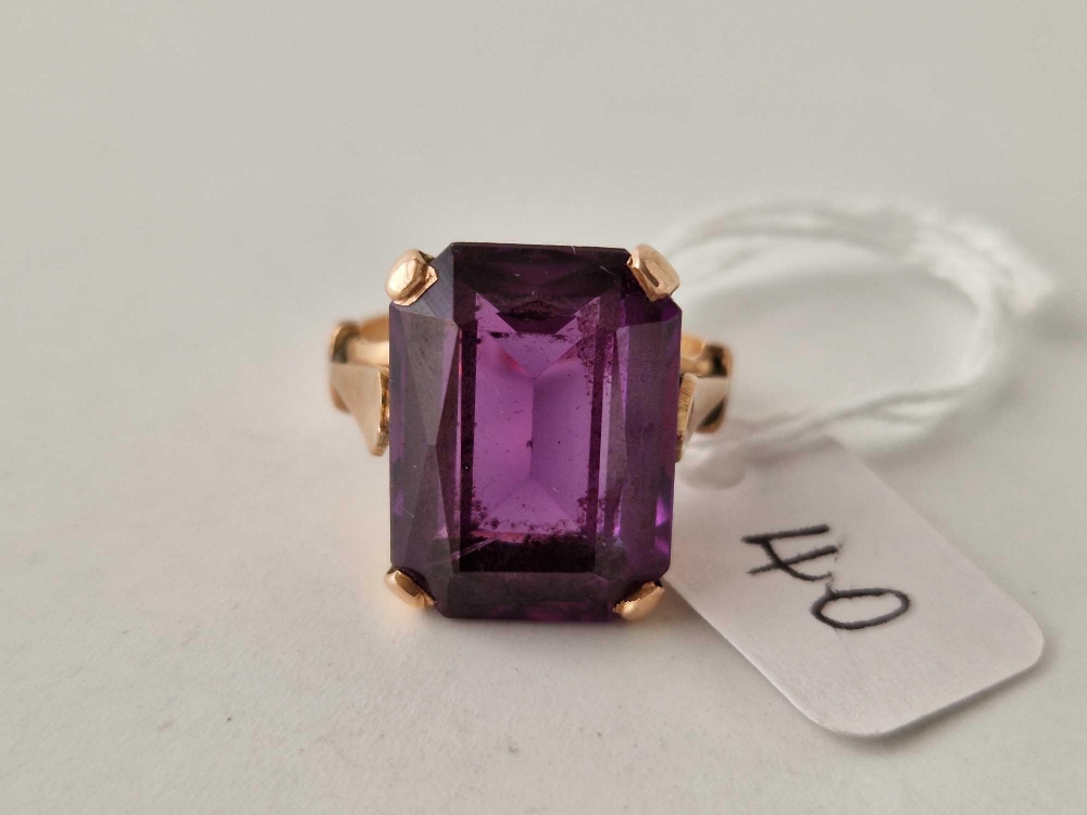 A IMITATION ALEXANDRITE DRESS RING 18CT GOLD SIZE P 8 GMS - Image 2 of 3