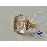 A VICTORIAN RING WITH CLEAR STONE 22 CT GOLD SIZE P 6.3 GMS