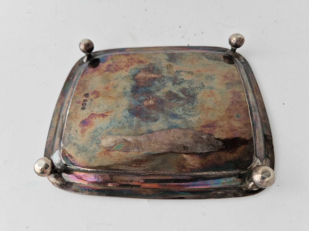 A George III card tray with gadrooned border, four ball feet, London 1811 by IB WB? 186 g. - Image 3 of 4