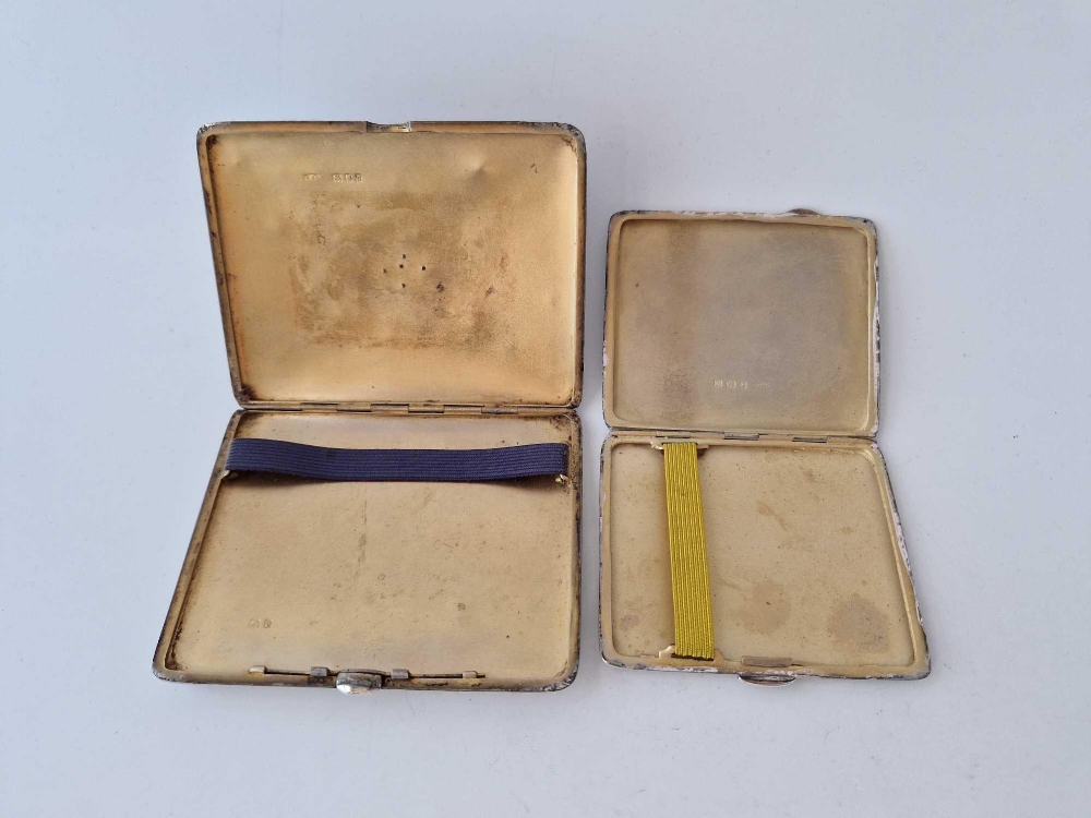 Two cigarette cases, one applied with a crest. 220gms - Image 3 of 3