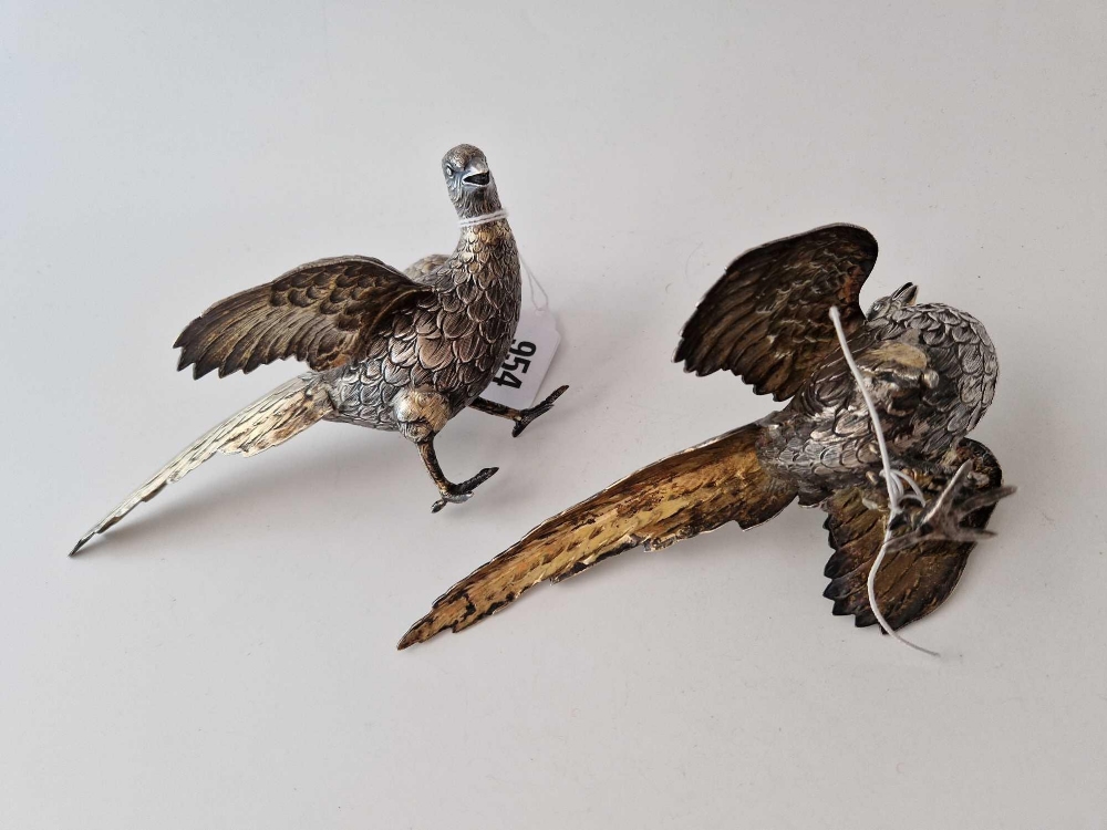 A pair of pheasants with tooled gilt plumage, 7 inches long, Import mark for London 1974, 320 g - Image 3 of 3