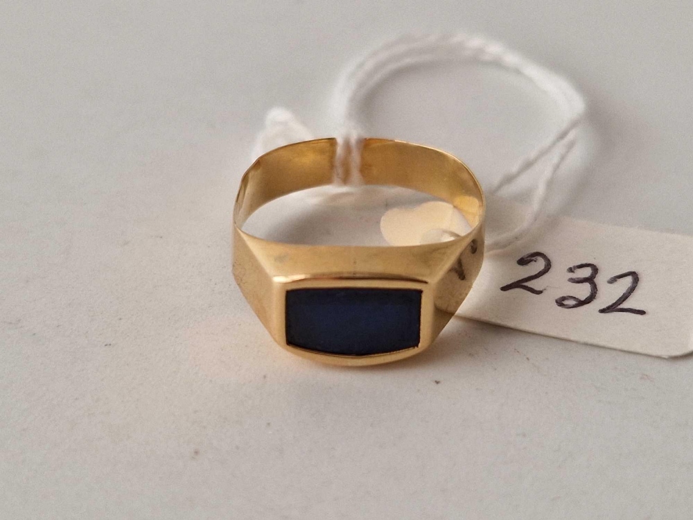 A contemporary stone set ring 18ct gold size Q 1.7 gms