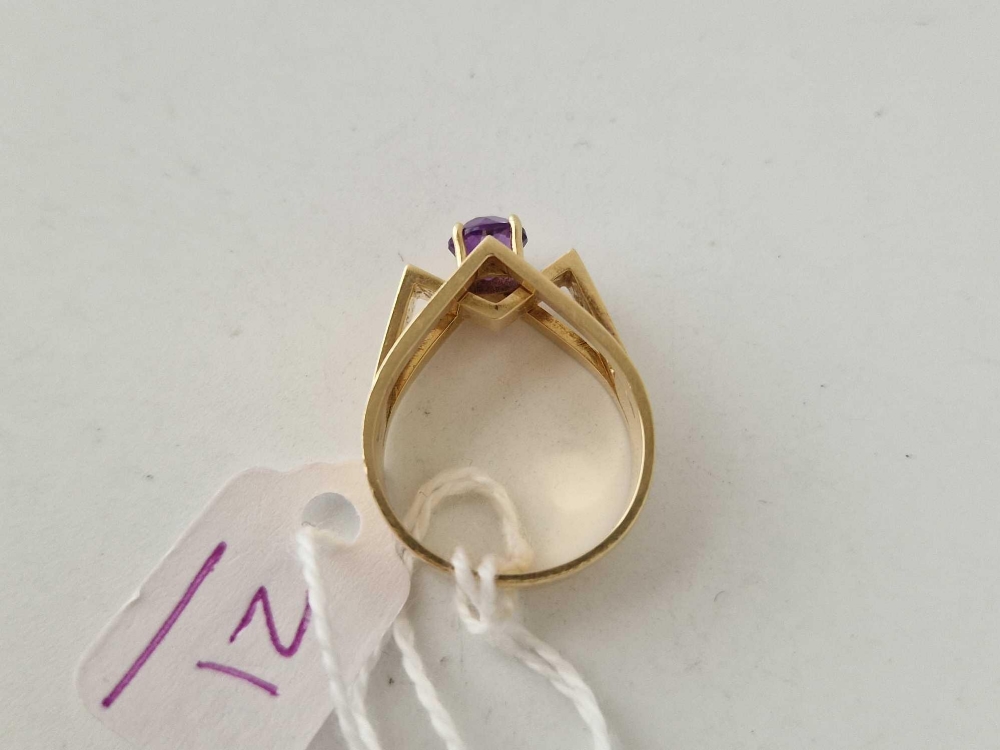 A 1960S ABSTRACT RING SET WITH A AMETHYST AND SIGNED Br.J 14CT GOLD SIZE N 6.7 GMS - Image 3 of 3