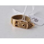 A unusual mesh gold buckle ring size Q 5.2 gms