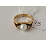 A pearl and diamond ring 14ct gold size P 5.6 gms