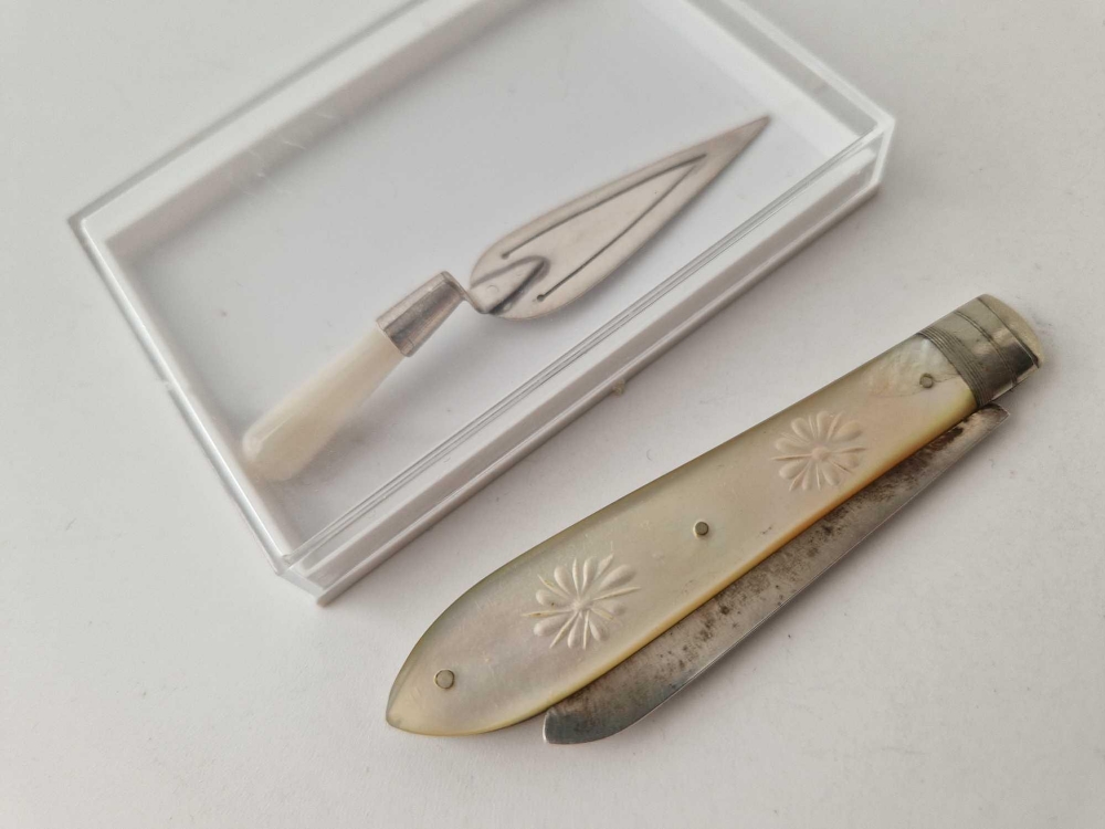 An attractive fruit knife with M.O.P body, Sheffield 1911 and a trowel shaped bookmark with import - Image 2 of 2