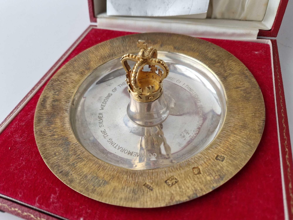 A boxed parcel gilt Limited Edition Royal Wedding dish for a Silver Wedding 1972, 6 inches diameter, - Image 2 of 2