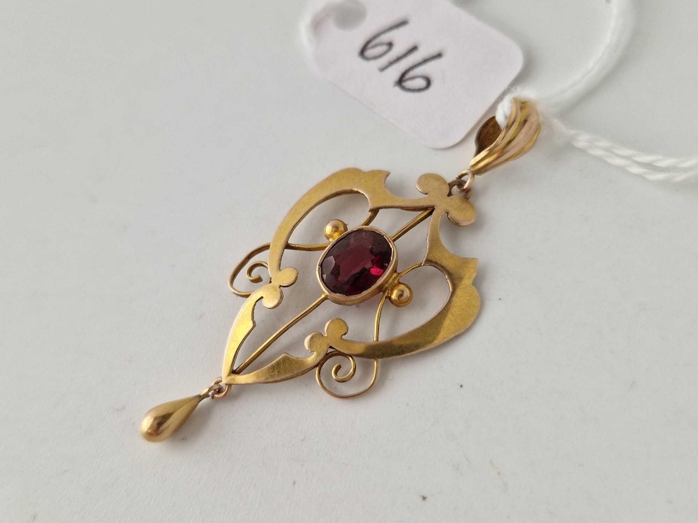 A garnet pendant 9ct 1.8 gms