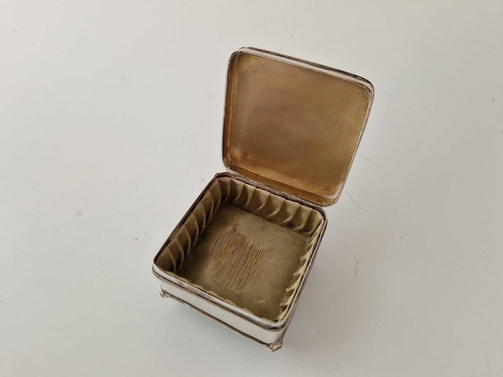 Chester silver ring box, hinged cover. 2.5 in wide. Chester 1911 By J D W D - Image 2 of 3