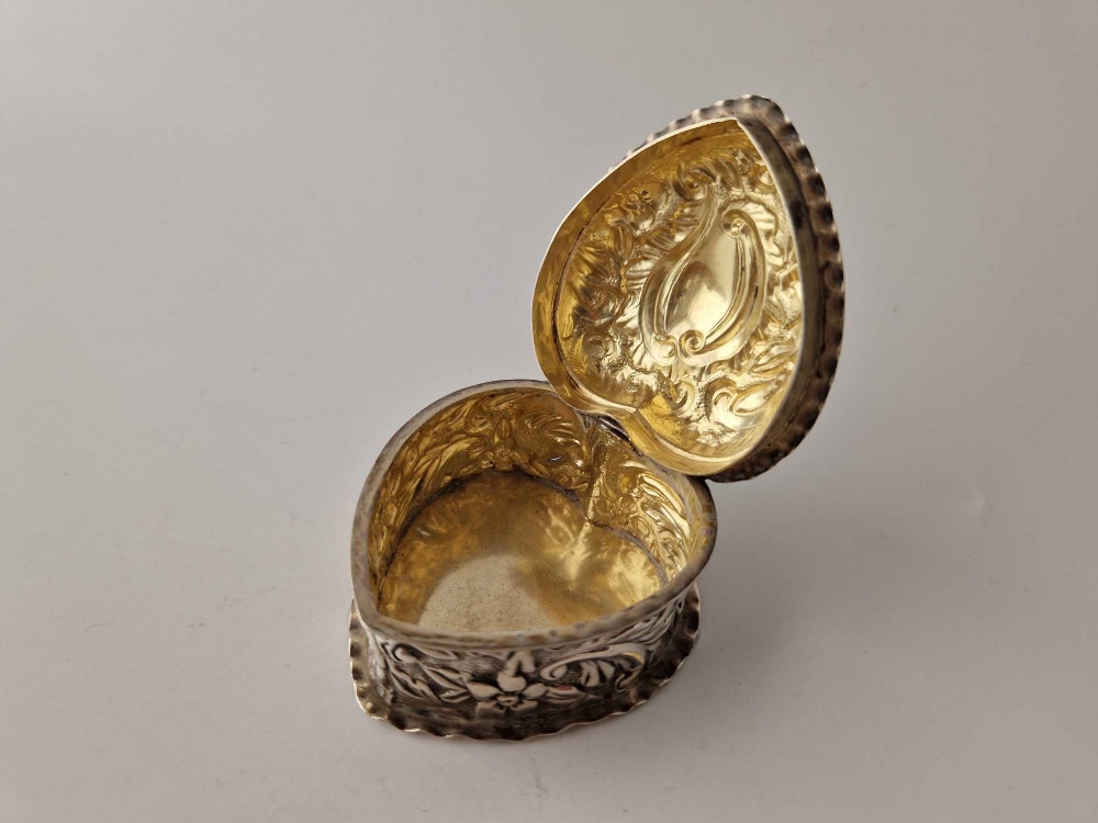 A 1888 silver heart shaped ring box - Image 3 of 3