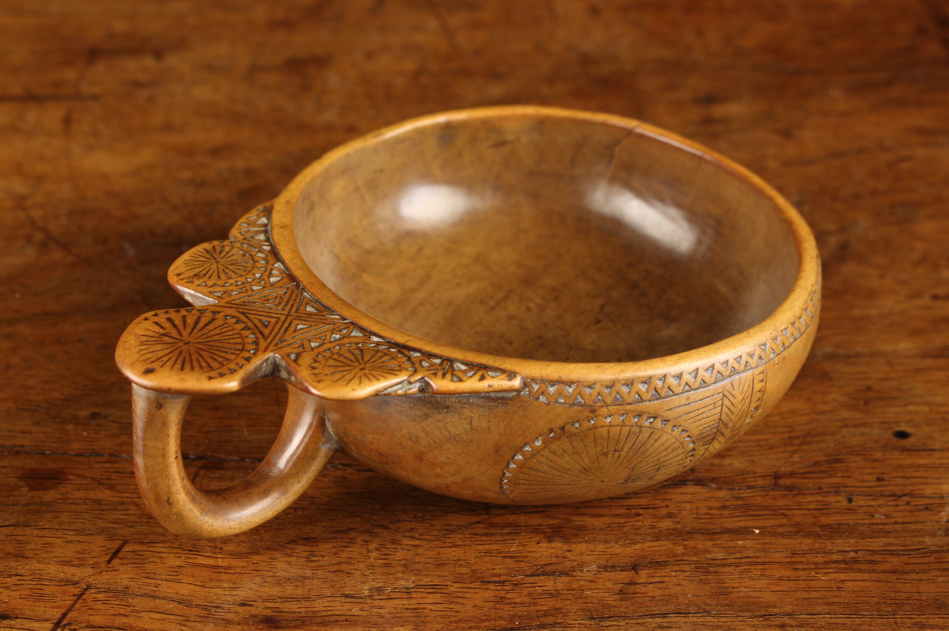 A Fine & Rare 16th/17th Century Boxwood Porringer or Tasting Cup of rich colour and patination. - Image 2 of 10