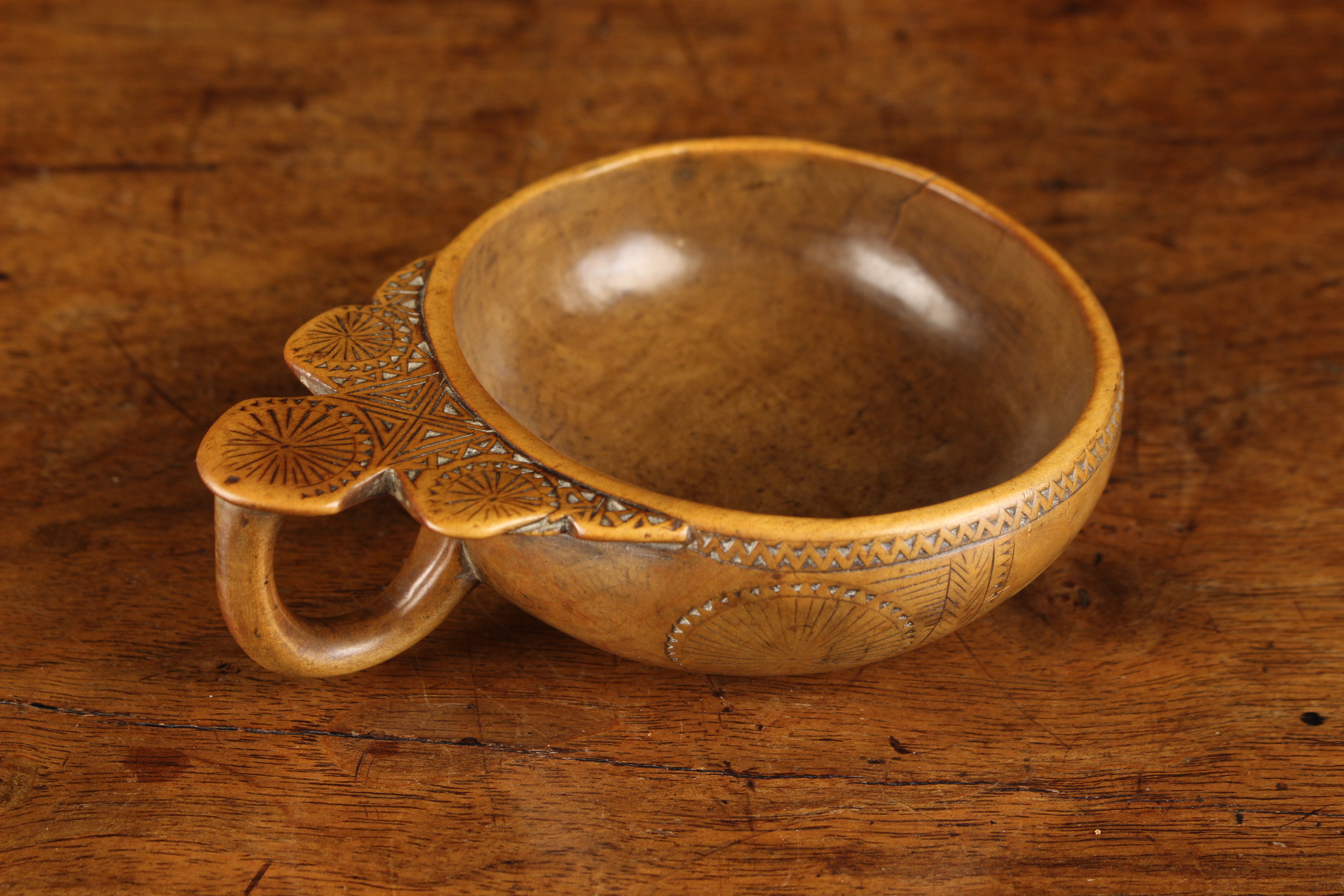 A Fine & Rare 16th/17th Century Boxwood Porringer or Tasting Cup of rich colour and patination. - Image 3 of 10