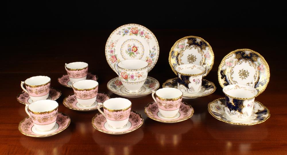 A Small Group of Cabinet Cups & Saucers: A Pair of Late 19th/Early 20th Century Coalport Trios - Bild 2 aus 2