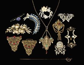 A Group of Antique & Vintage Costume Jewellery: An antique diamonté buckle, a hat pin,